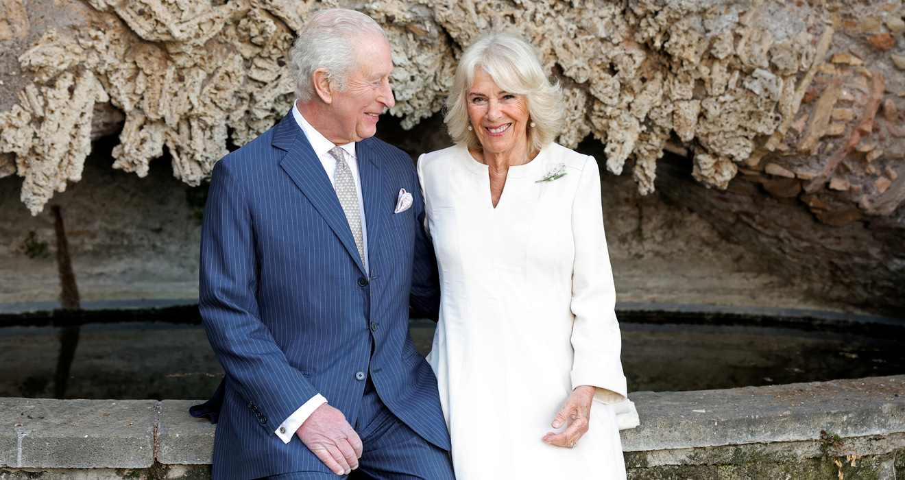 Charles und Camilla in der Villa Wolkonsky, der britischen Botschafter-Residenz in Rom: ihren 20. Hochzeitstag morgen feiern sie beim Staatsbesuch