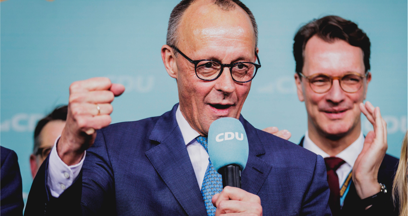 Ein Kanzlerkandidat, gleich zwei Neuerscheinungen diese Woche: Friedrich Merz