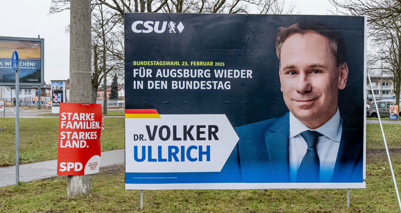 Volker Ullrich darf nicht für Augsburg in den Bundestag, obwohl er das Direktmandat mit gut zehn Prozent Abstand verteidigt hat