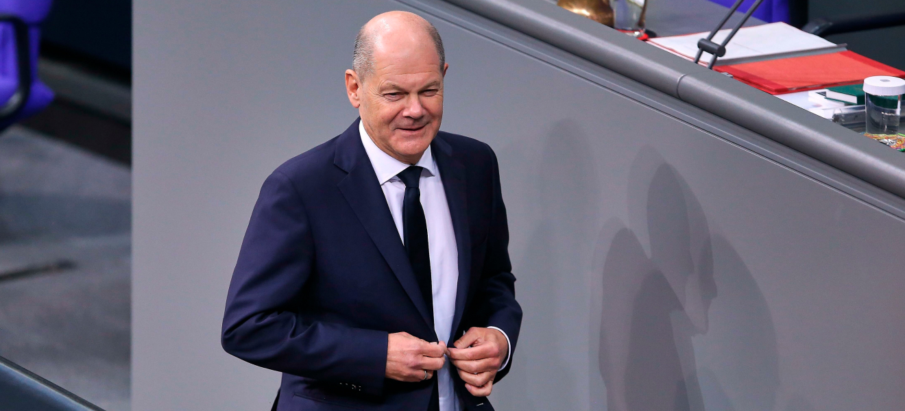 Bundeskanzler Olaf Scholz im Parlament in Berlin