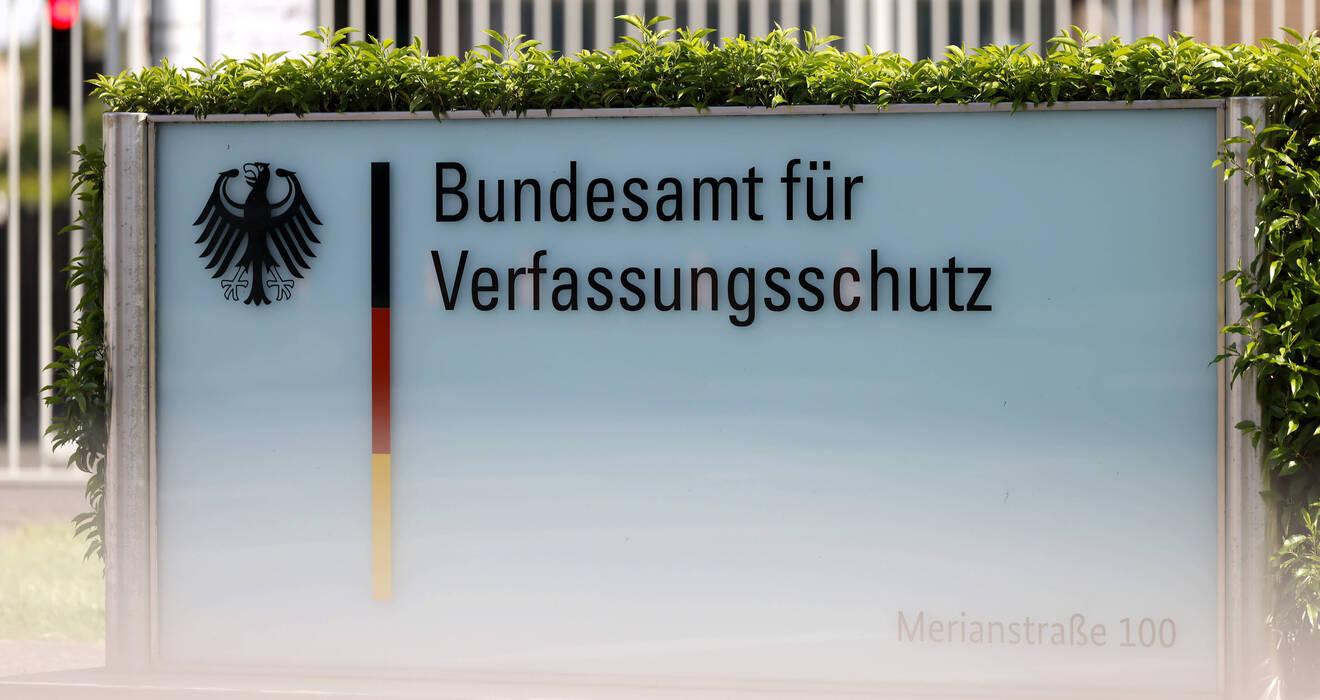 Die AfD will sich gegen die Entscheidung des Bundesamts für Verfassungsschutz juristisch zur Wehr setzen