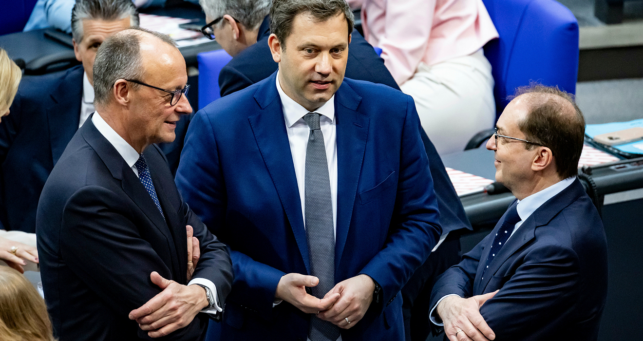 Friedrich Merz, Lars Klingbeil und Alexander Dobrindt (v. l.) haben in den kommenden Runden noch viel zu bereden