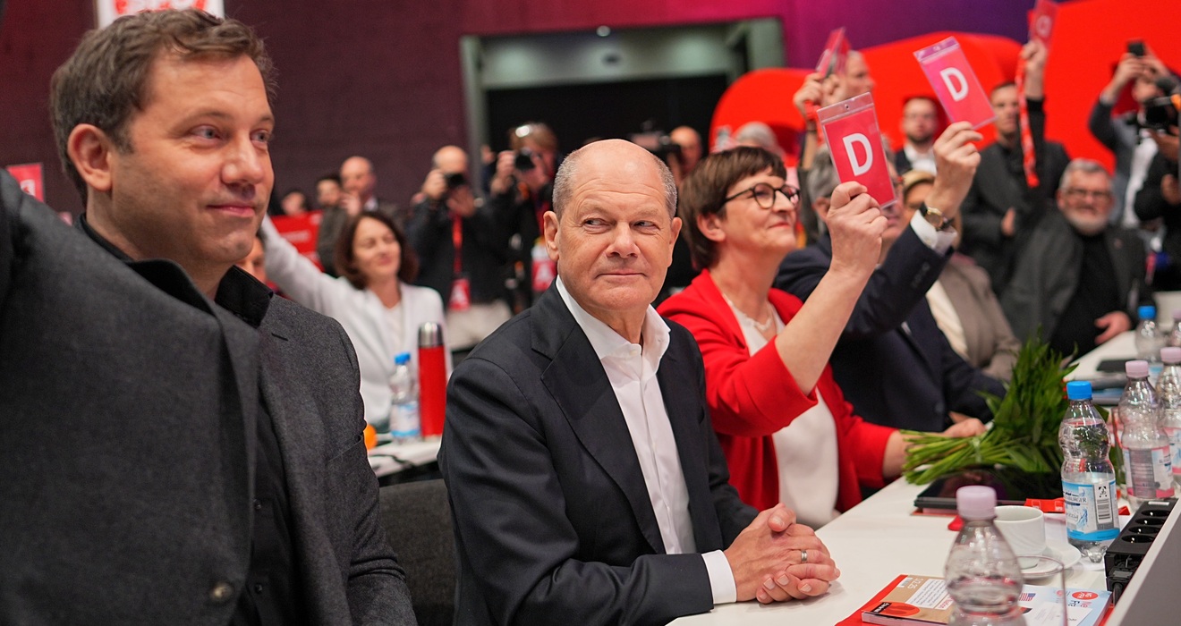 Die Wiederwahl zum Kanzlerkandidaten hat Olaf Scholz (SPD, 66) immerhin gewonnen