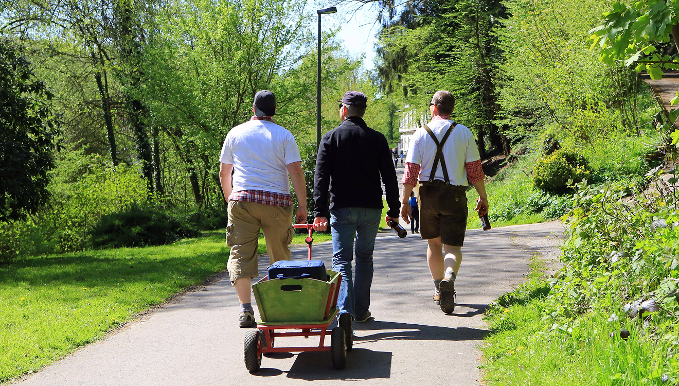 Himmelfahrts-Kommando: Der morgige Vatertag gilt als besonders gefährlich, was Verkehrsunfälle unter Alkoholeinfluss angeht