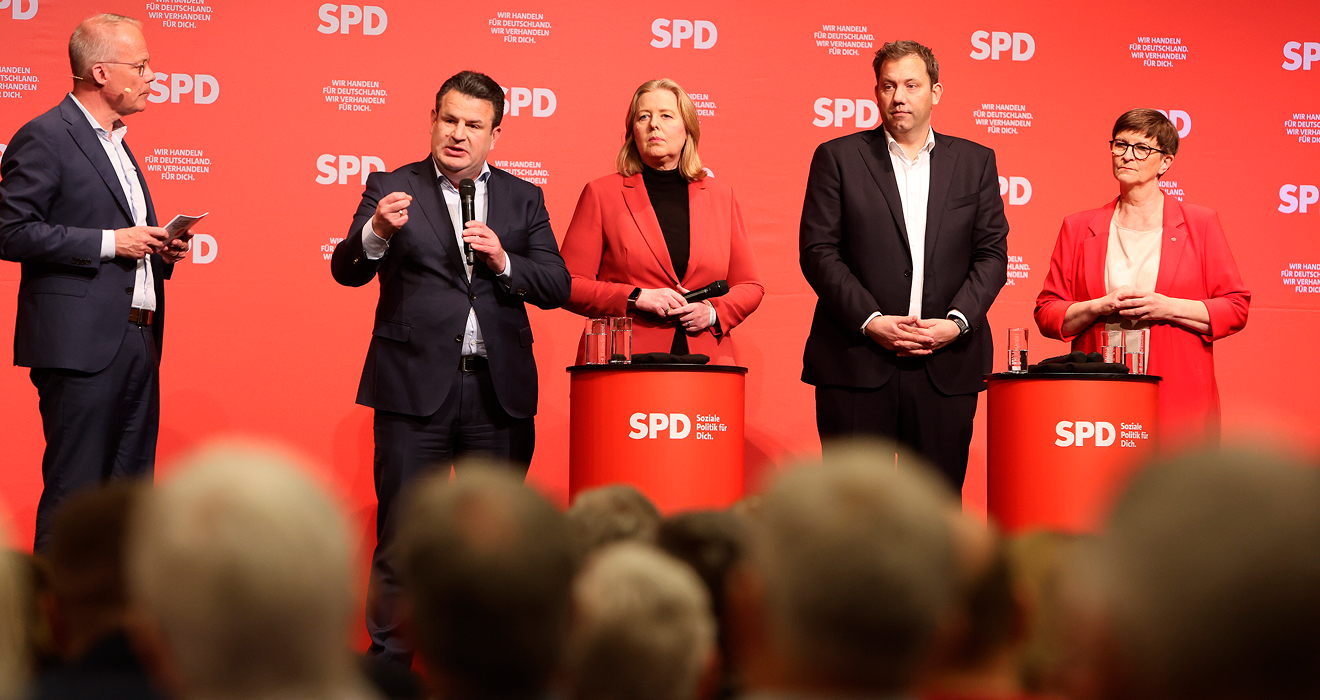 Matthias Miersch (v.l.n.r.) hat sich als wohl künftiger Fraktionschef gegen Hubertus Heil durchgesetzt, Bärbel Bas bekommt wohl dessen Arbeitsministerium – und wer sonst noch was (oder nichts) wird, verkünden heute Lars Klingbeil und Saskia Esken