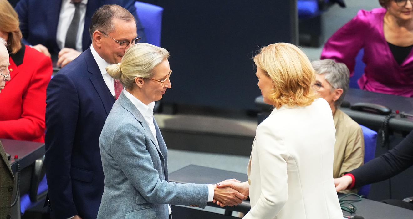 Zur Wahl gratulierte die AfD-Spitze der neuen Bundestagspräsidentin Julia Klöckner: Sie will nun zwischen den Fraktionen vermitteln