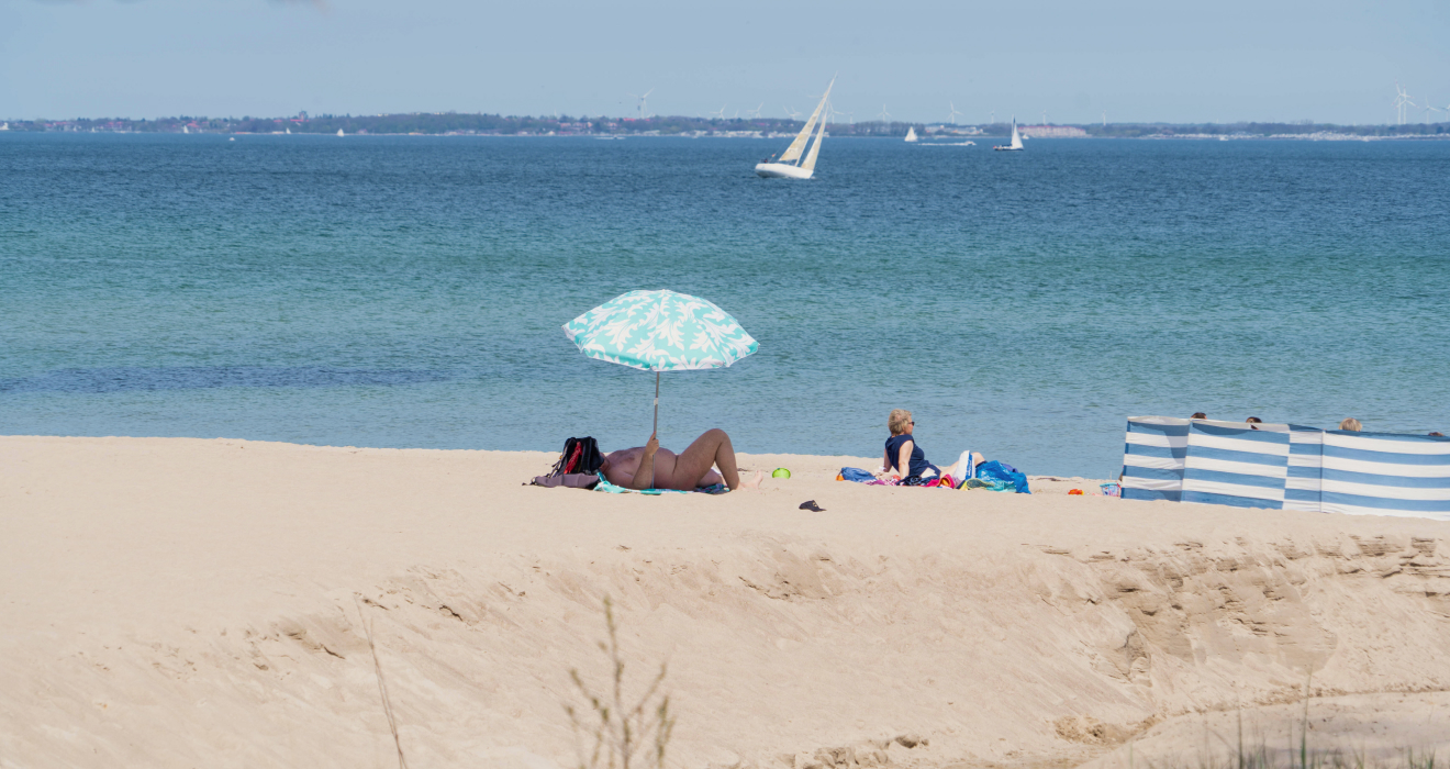 Ausziehen ist an den FKK-Abschnitten der Ostsee künftig ein Muss