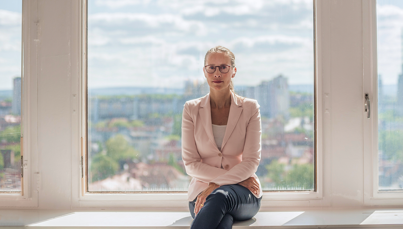 Rechtswissenschaftler aus Universitäten und Justiz in ganz Deutschland stärken ihr den Rücken: die Potsdamer Professorin Frauke Brosius-Gersdorf, 54