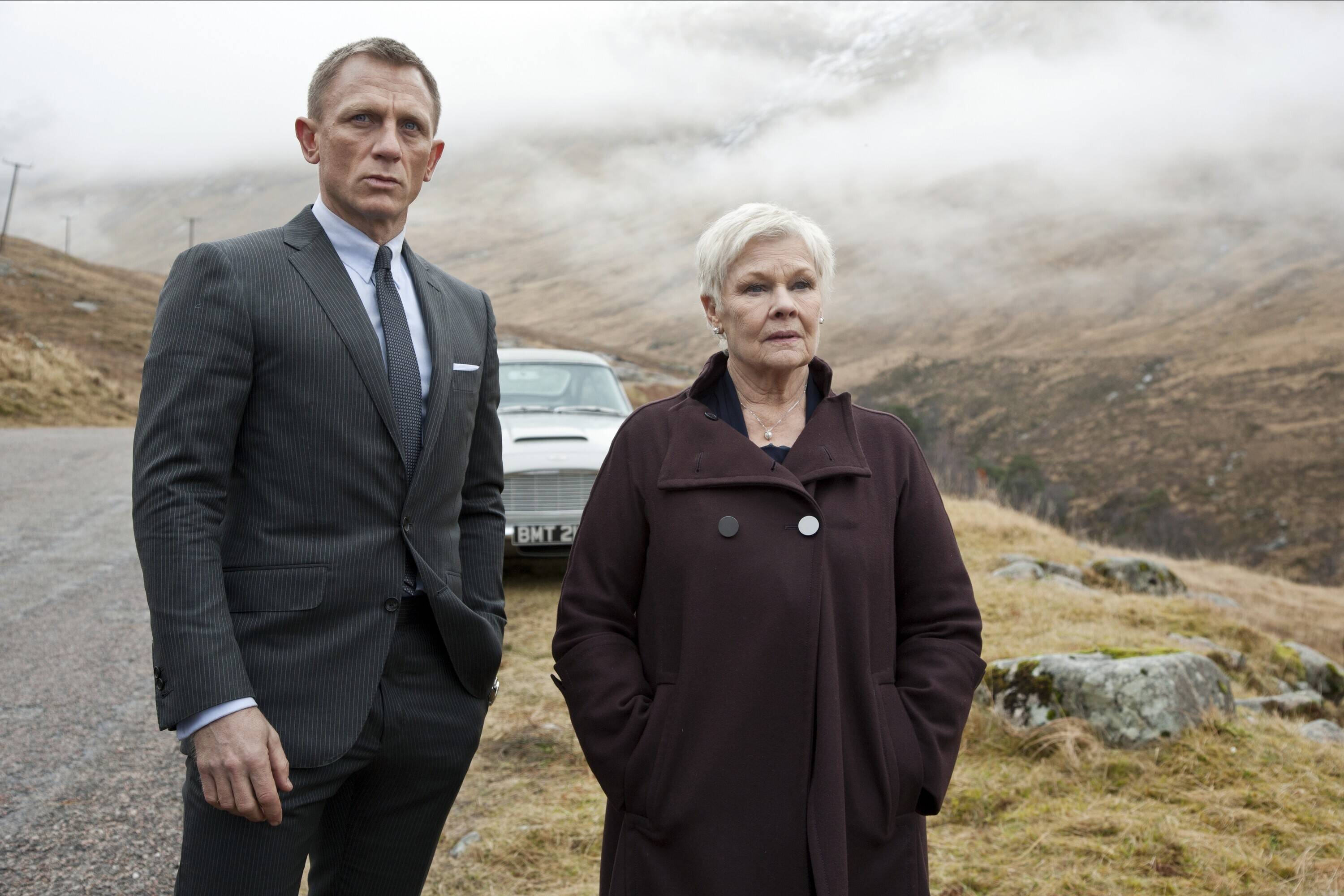 Daniel Craig, Judy Dench in 