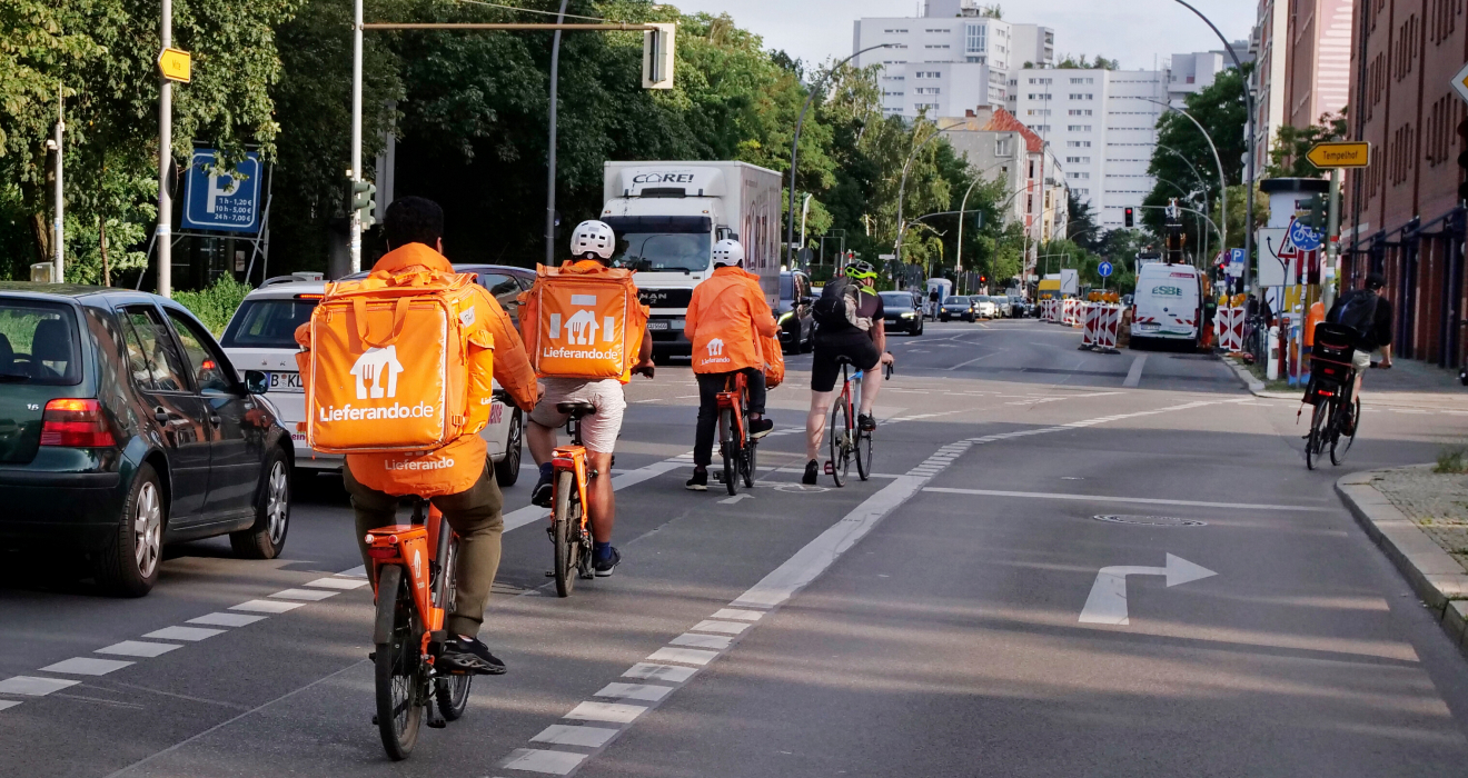 Lieferando-Fahrradkuriere im Einsatz