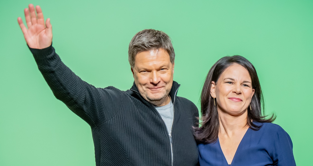 Grüne Zuversicht: Kanzlerkandidat und Wirtschaftsminister Robert Habeck mit Außenministerin Annalena Baerbock beim Programmparteitag