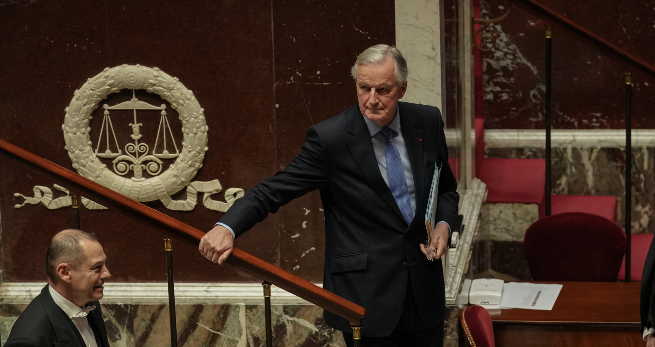 Der französische Premier Michel Barnier, 73, gestern vor dem Misstrauensvotum gegen ihn (© dpa)