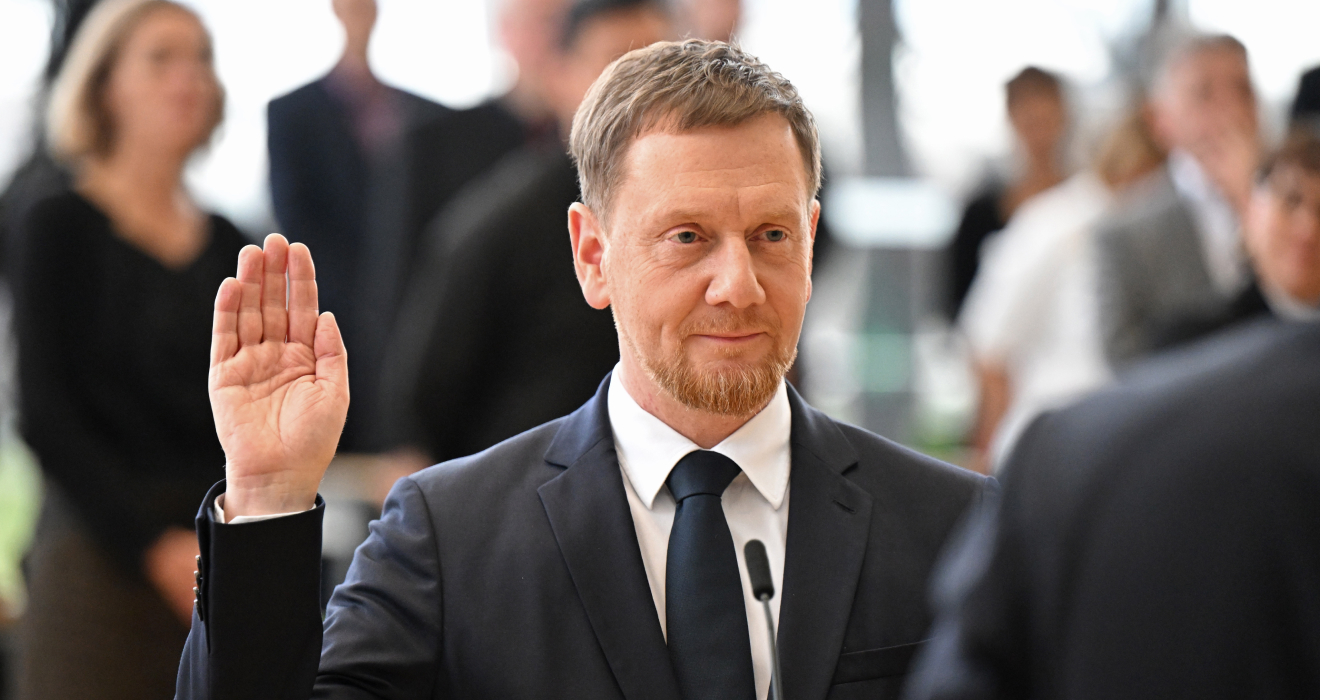 „So wahr mir Gott helfe“: Der sächsische Ministerpräsident Michael Kretschmer (CDU) legt den Amtseid ab