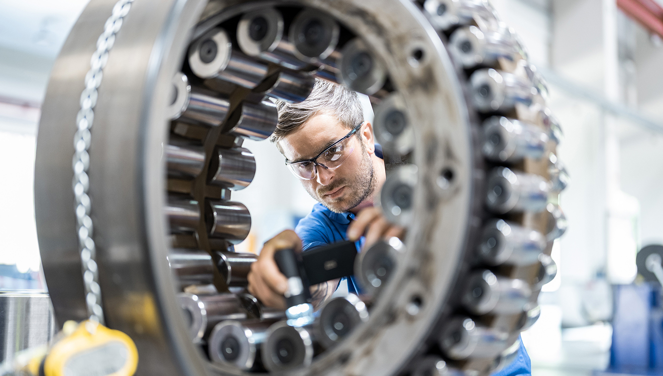 Gemischte Aussichten: Einerseits sehen Wirtschaftsforscher ein Comeback der hiesigen Industrie. Andererseits brauche es dringend strukturelle Reformen
