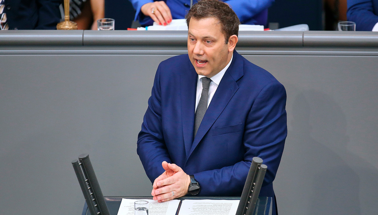 Mit einer Rede im Bundestag eröffnete Finanzminister Lars Klingbeil (SPD) gestern die Haushaltswoche im Bundestag