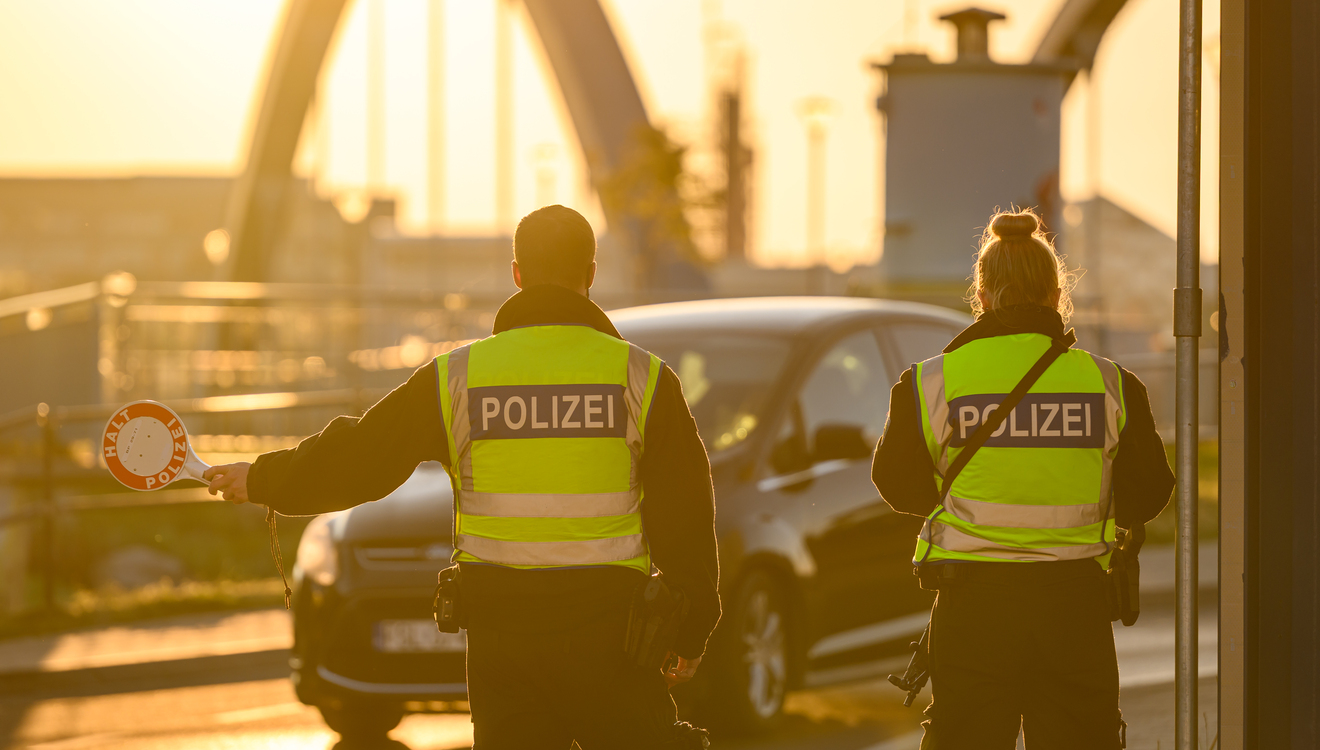 Intensivere Kontrollen und Zurückweisungen, wie hier an der deutsch-polnischen Grenze, hat Bundesinnenminister Dobrindt wenige Stunden nach Amtsantritt angeordnet