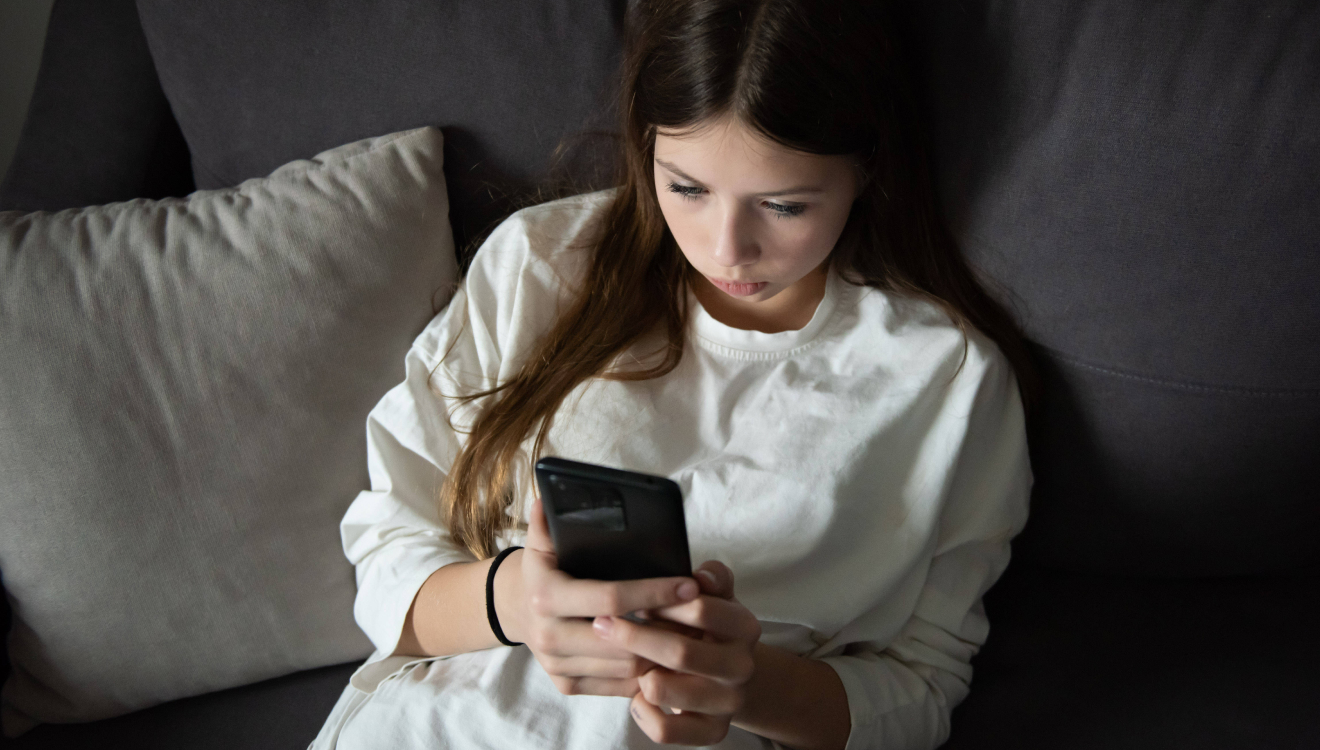 Kinder lernen, sich auf der Straße nicht von Fremden ansprechen zu lassen. Im Internet ist diese Vorsicht genauso wichtig