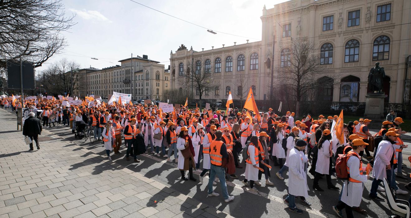 Der Tarifkonflikt zwischen dem Marburger Bund und den kommunalen Krankenhäusern spitzt sich zu